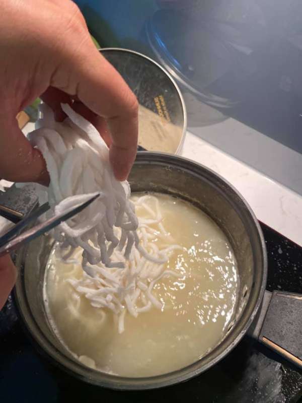[Công Thức] Cách làm món Bánh canh Ghẹ nước cốt dừa 4