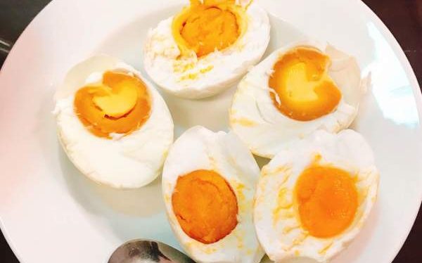 [Công Thức] Cách làm món Trứng vịt muối 28