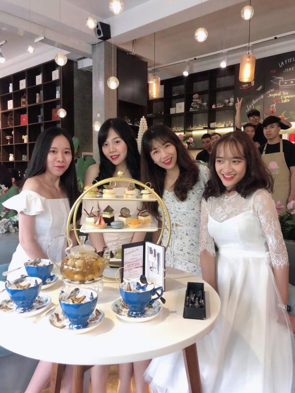 [Review] - La Fleur Tea and Dessert Cafe, 22B Hai Bà Trưng 9