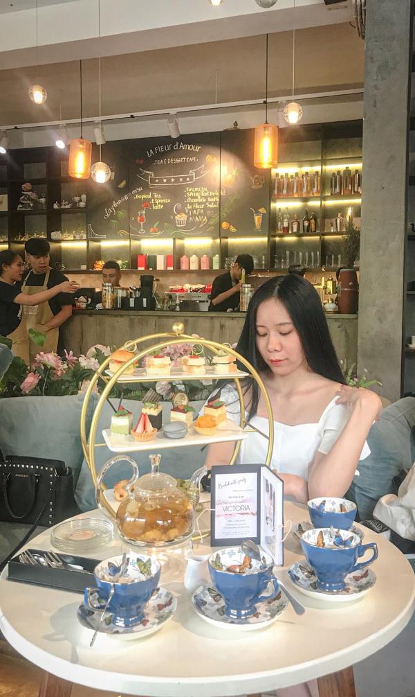 [Review] - La Fleur Tea and Dessert Cafe, 22B Hai Bà Trưng 8