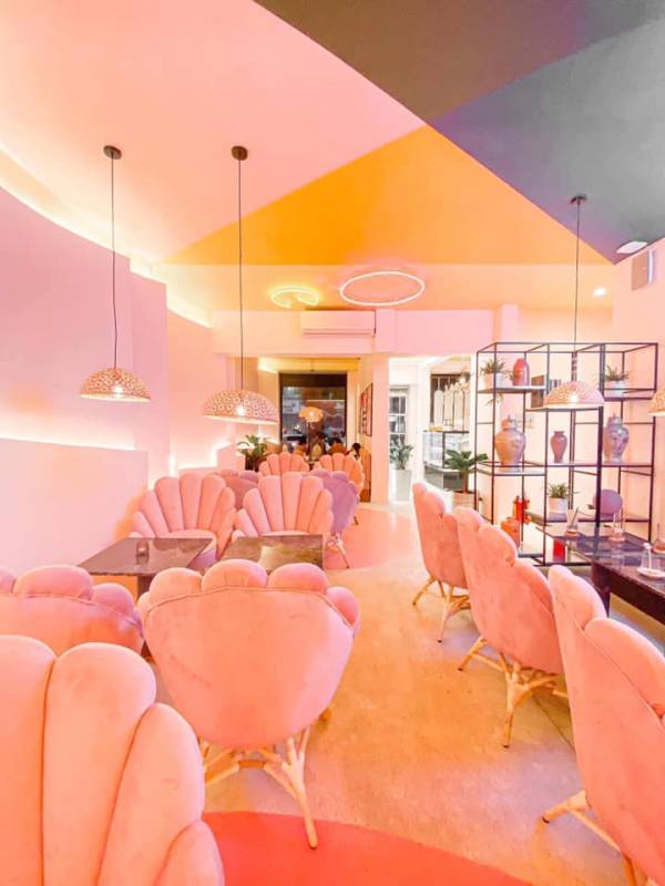 Review The Pink House Coffee & Lounge - 29B Phan Đình Phùng 3