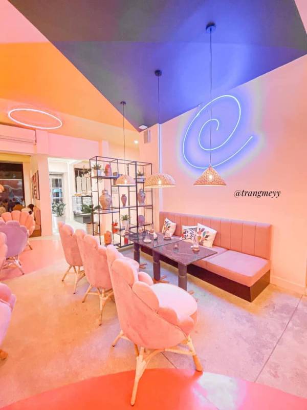 Review The Pink House Coffee & Lounge - 29B Phan Đình Phùng 5